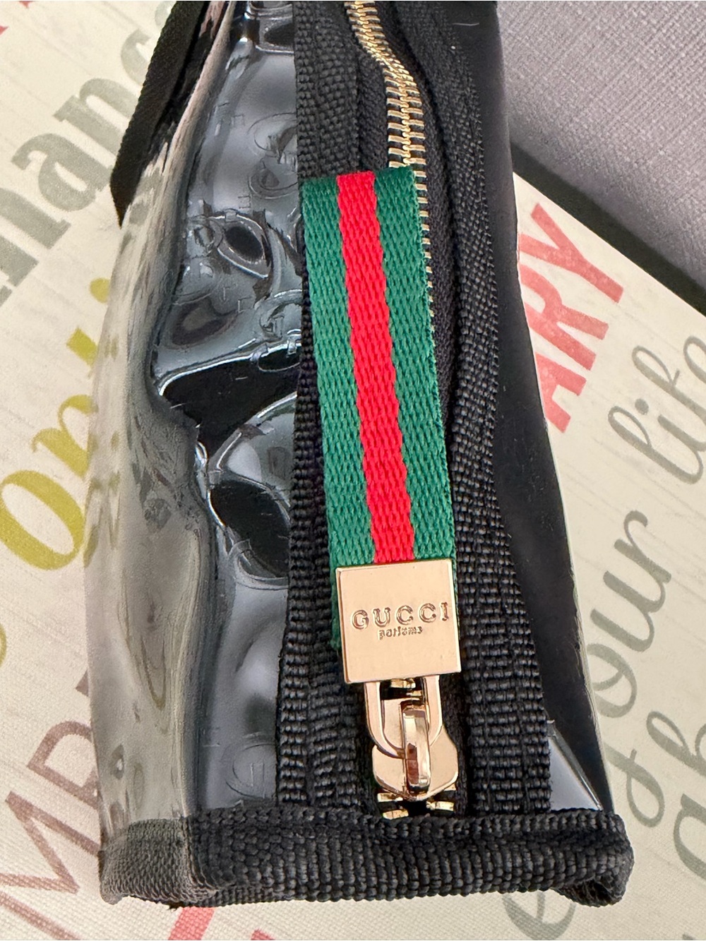 Limited Edition Gucci Black Patent Mini Toiletry Pouch with GG Logo Pattern GWP - Picture 5 of 7